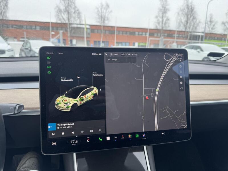 Tesla Model 3 vaihtoauto