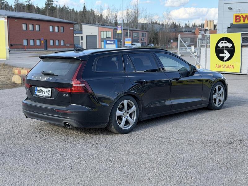 Volvo V60 vaihtoauto