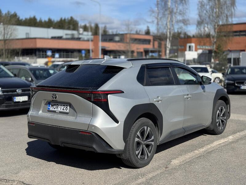 Toyota bZ4X vaihtoauto