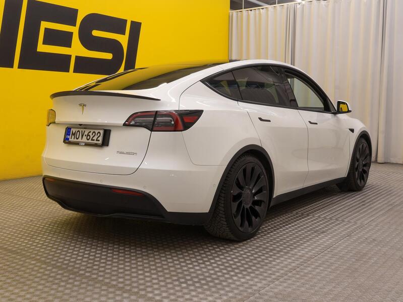 Tesla Model Y vaihtoauto