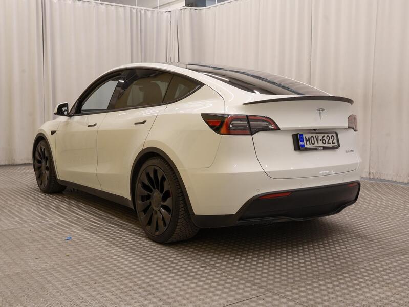 Tesla Model Y vaihtoauto