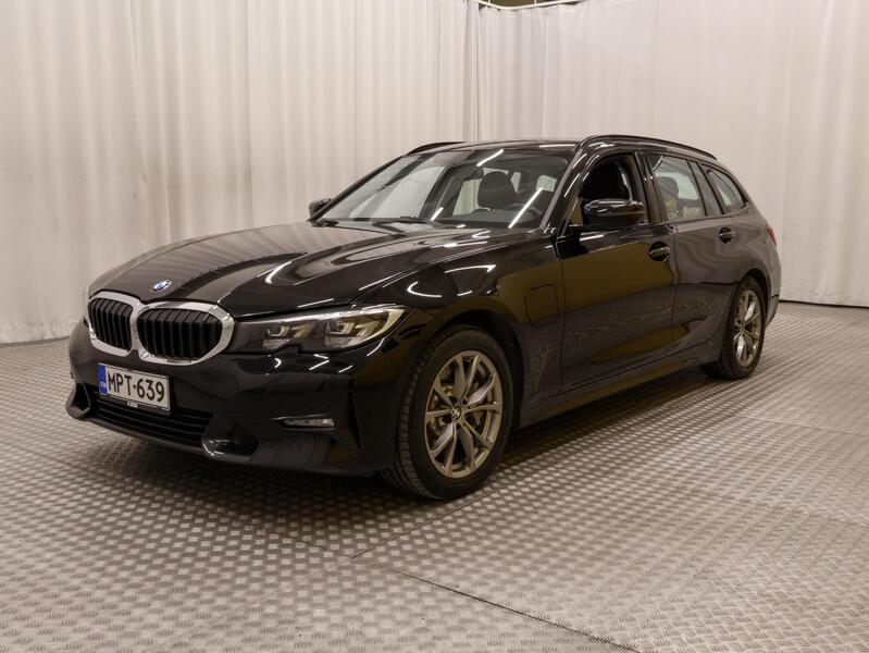 BMW 330 vaihtoauto
