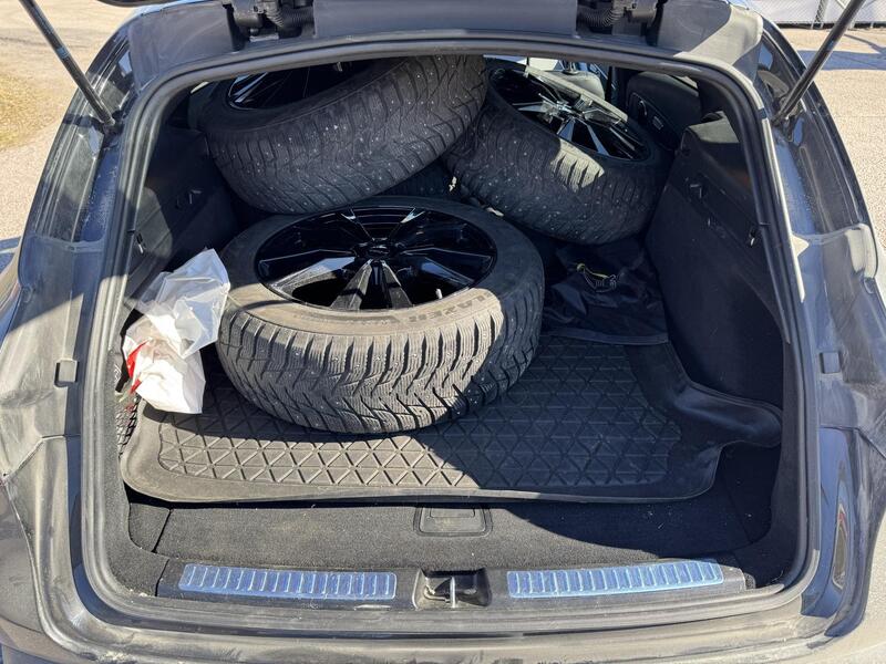 Mercedes-Benz EQC vaihtoauto