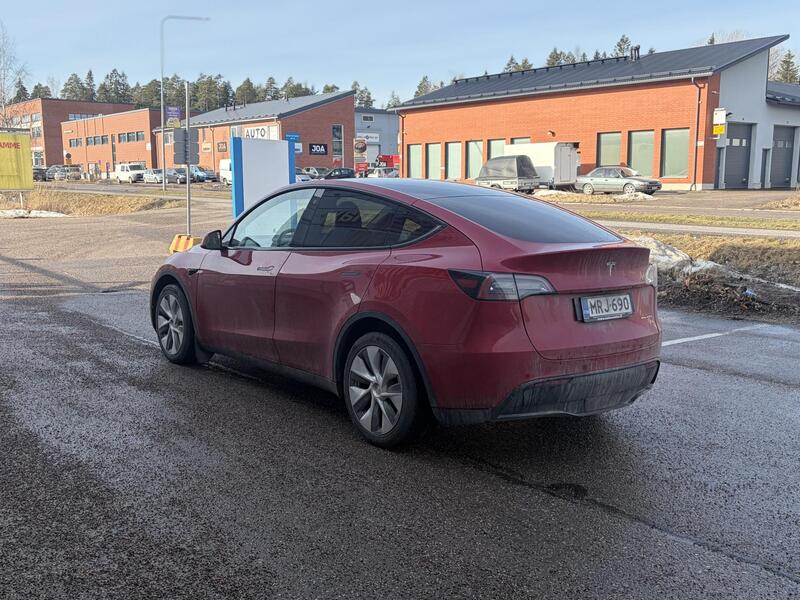 Tesla Model Y vaihtoauto