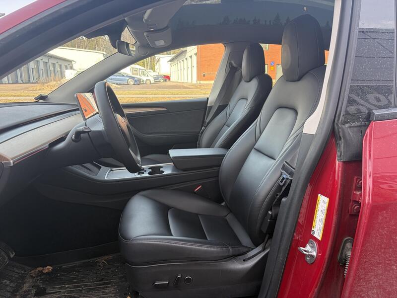 Tesla Model Y vaihtoauto