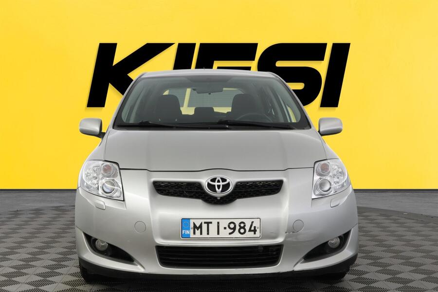 Toyota Auris vaihtoauto