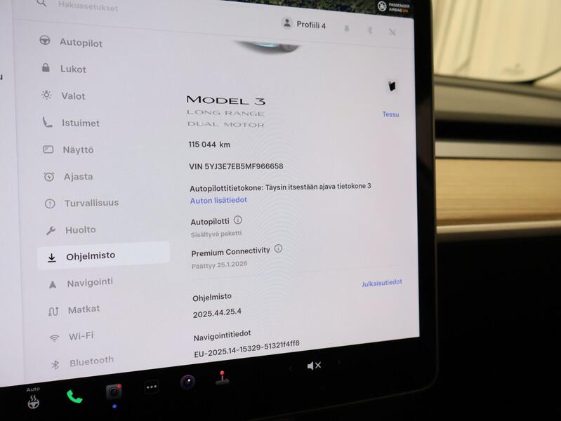 Tesla Model 3 vaihtoauto