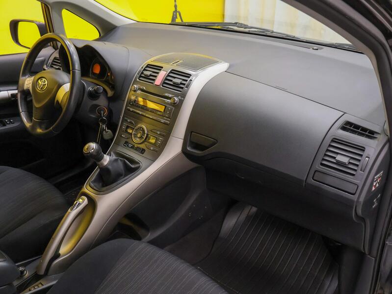 Toyota Auris vaihtoauto