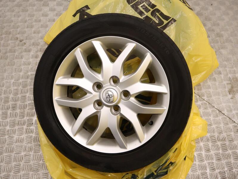 Toyota Auris vaihtoauto