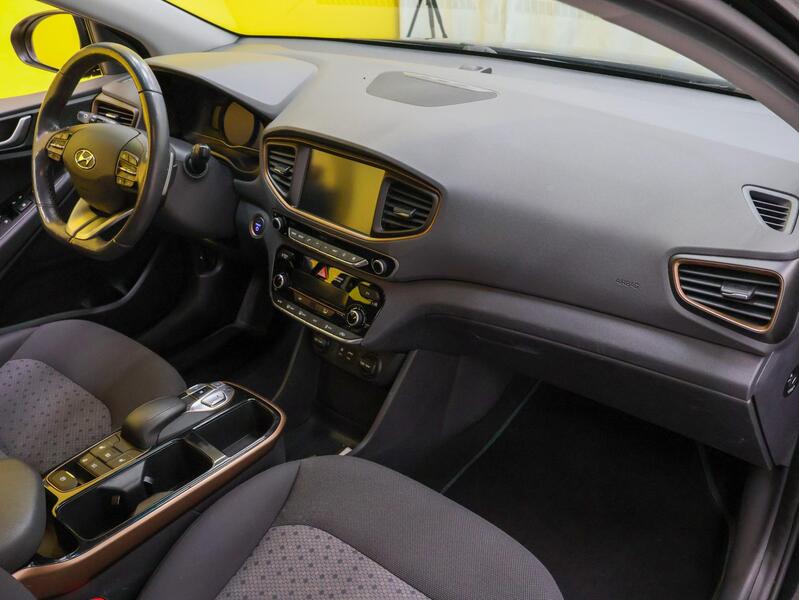 Hyundai IONIQ electric vaihtoauto