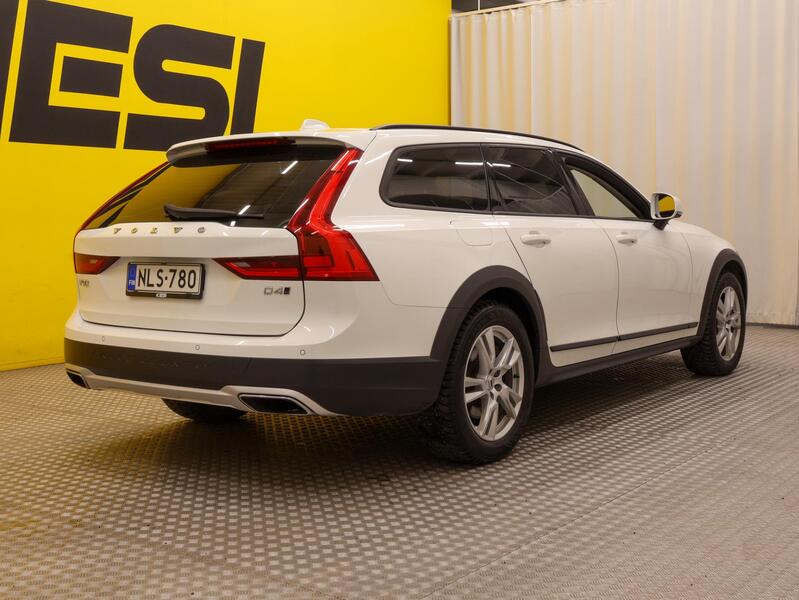 Volvo V90 Cross Country vaihtoauto