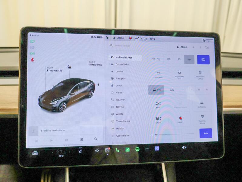 Tesla Model 3 vaihtoauto
