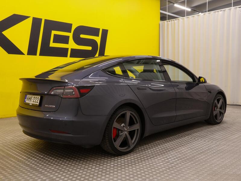 Tesla Model 3 vaihtoauto