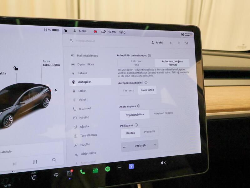 Tesla Model 3 vaihtoauto