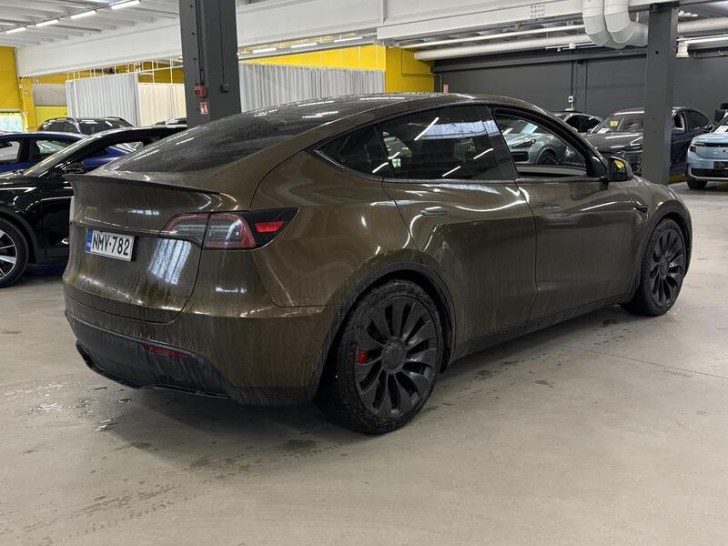 Tesla Model Y vaihtoauto
