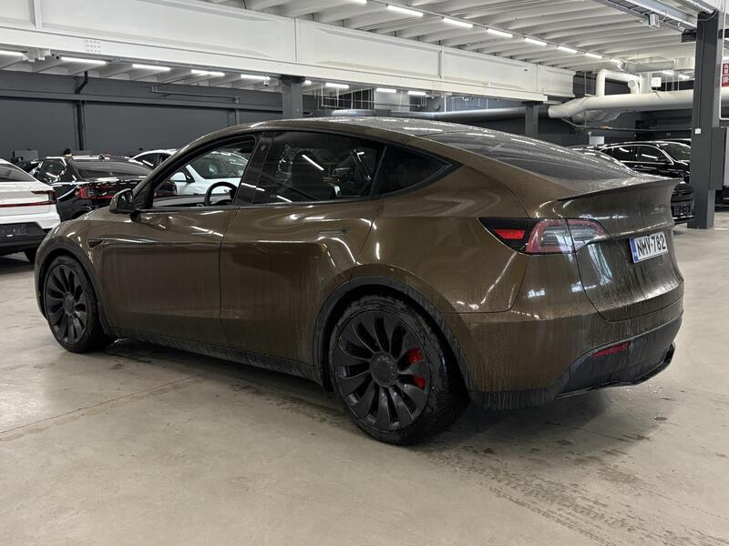 Tesla Model Y vaihtoauto