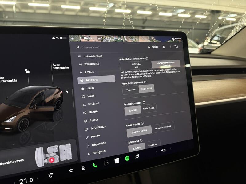 Tesla Model Y vaihtoauto