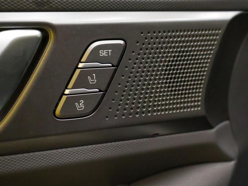 Hyundai IONIQ plug-in vaihtoauto