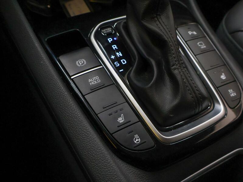 Hyundai IONIQ plug-in vaihtoauto