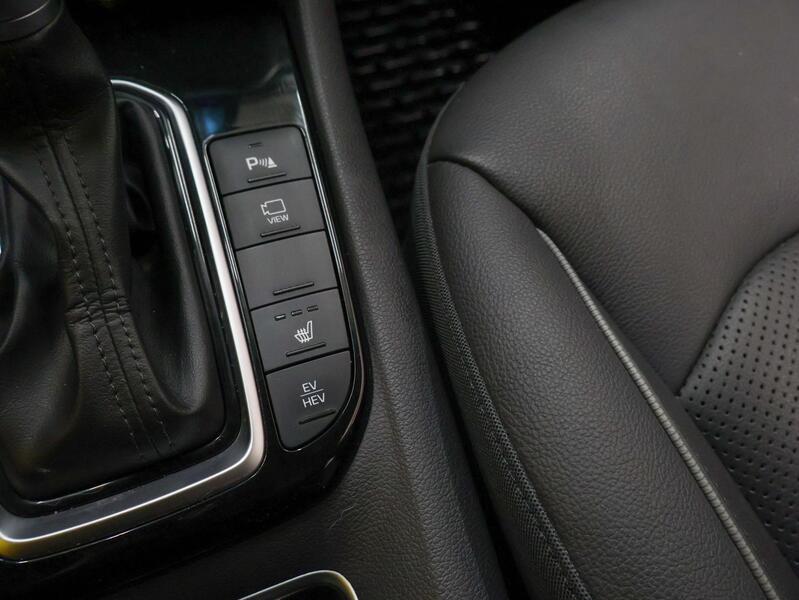 Hyundai IONIQ plug-in vaihtoauto