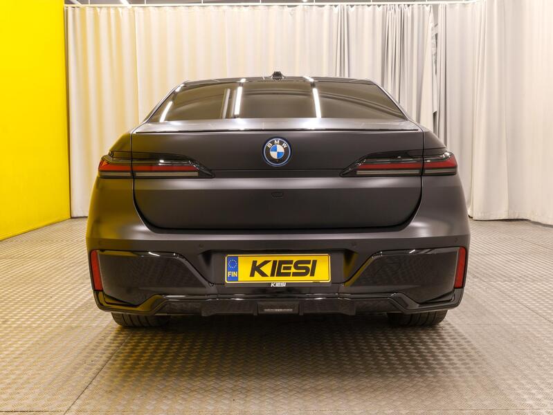 BMW i7 vaihtoauto