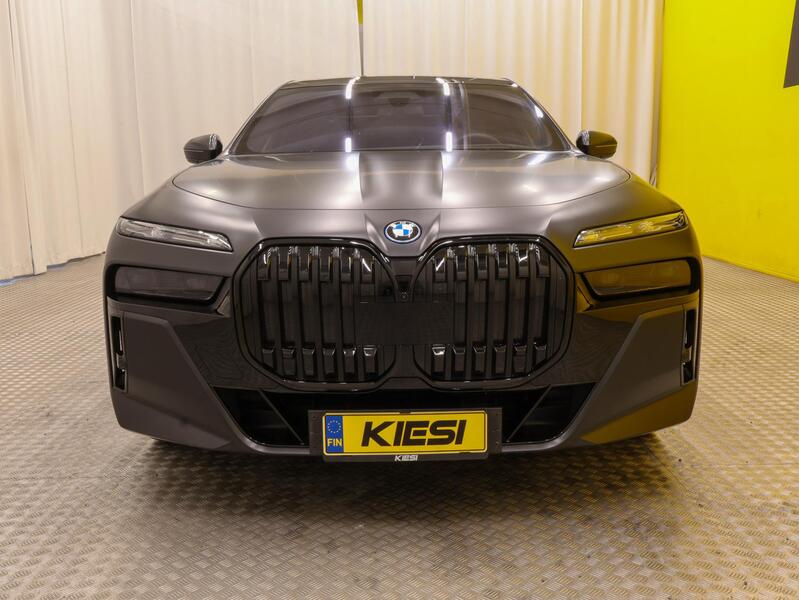 BMW i7 vaihtoauto