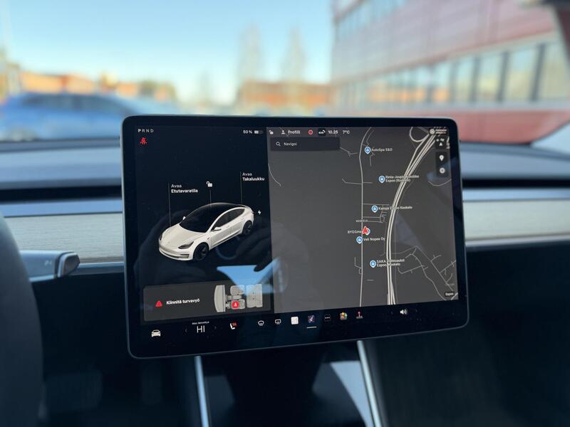Tesla Model 3 vaihtoauto