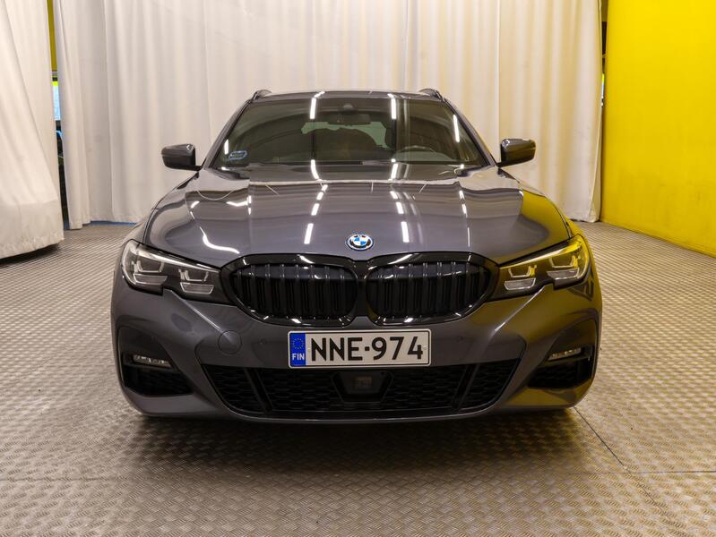 BMW 330 vaihtoauto