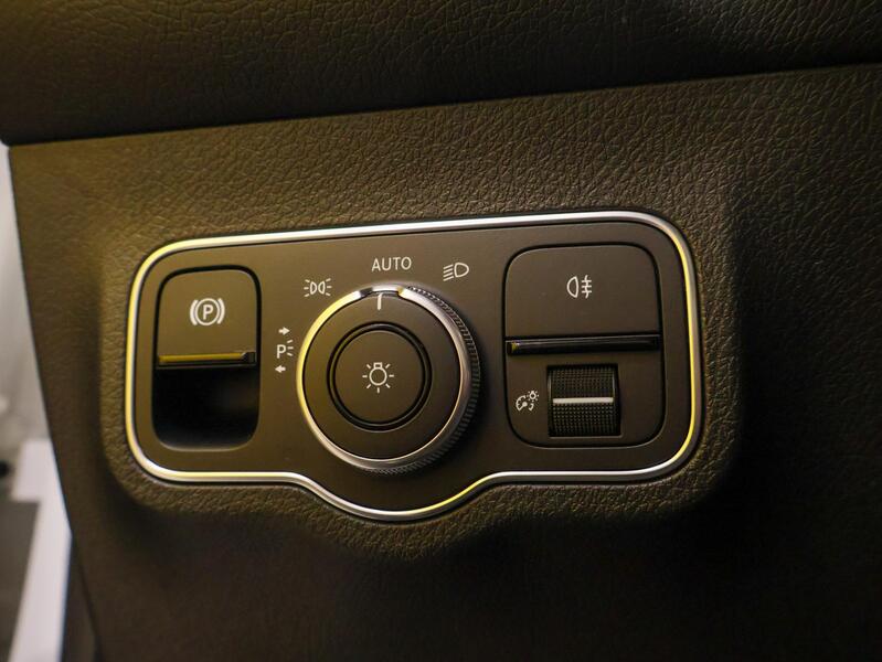 Mercedes-Benz EQB vaihtoauto