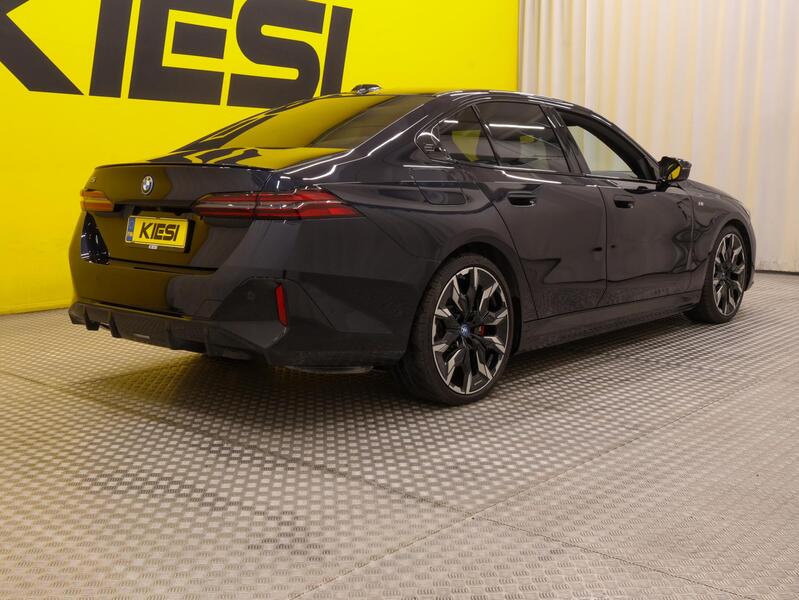 BMW i5 M60 vaihtoauto