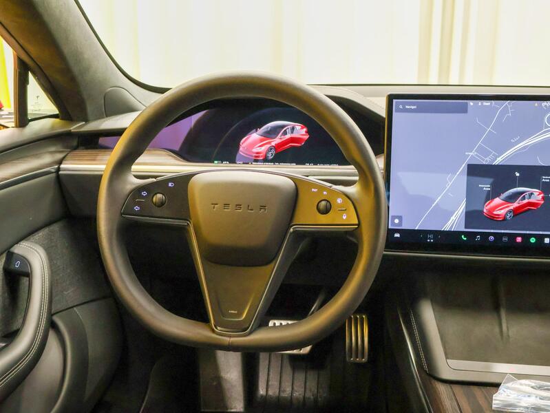 Tesla Model S vaihtoauto