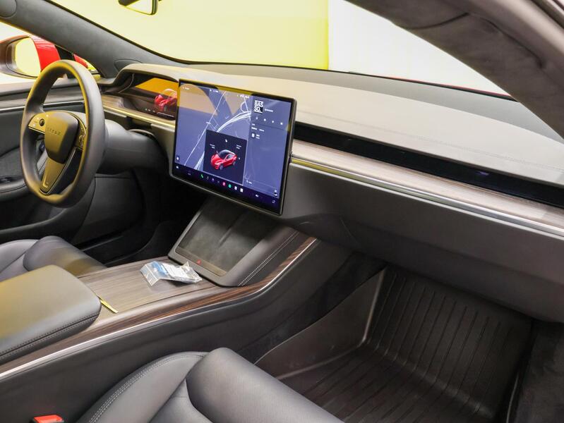 Tesla Model S vaihtoauto