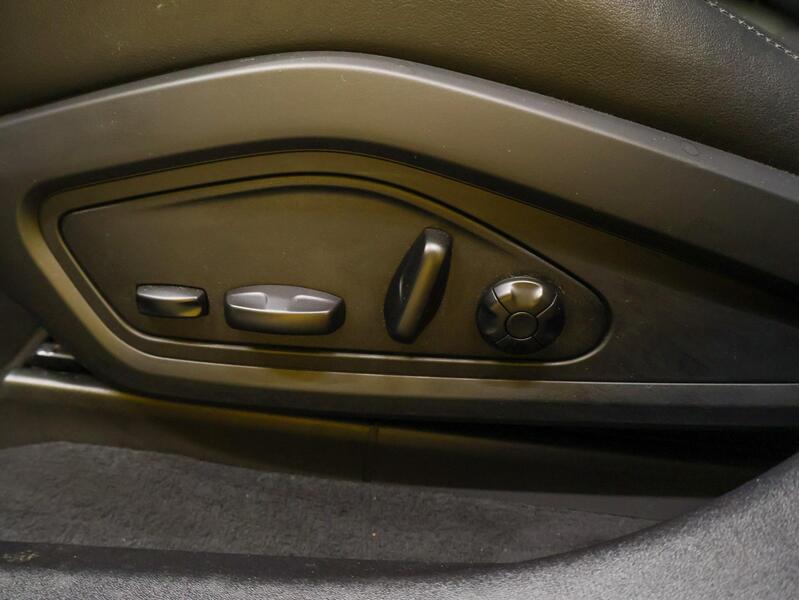 Porsche Taycan vaihtoauto