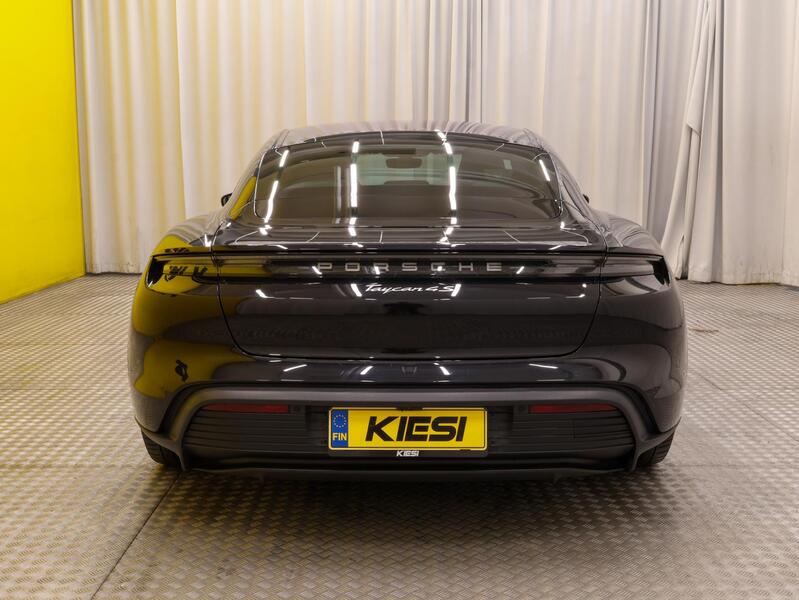 Porsche Taycan vaihtoauto