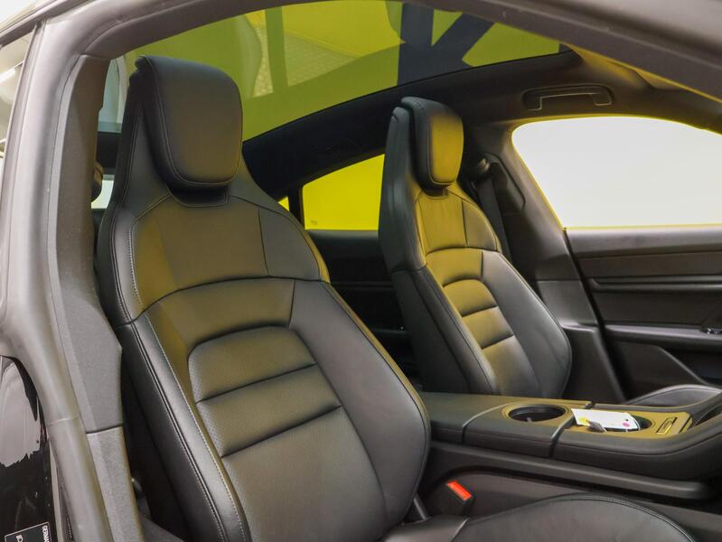 Porsche Taycan vaihtoauto