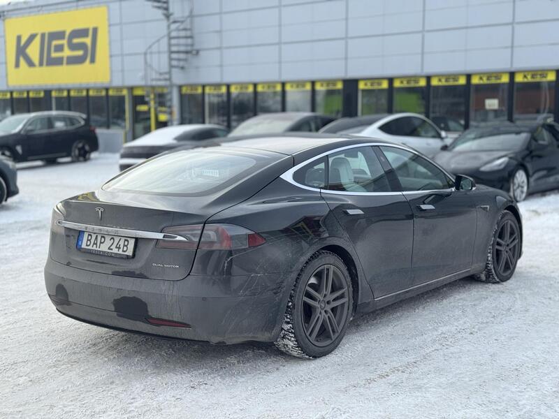 Tesla Model S vaihtoauto
