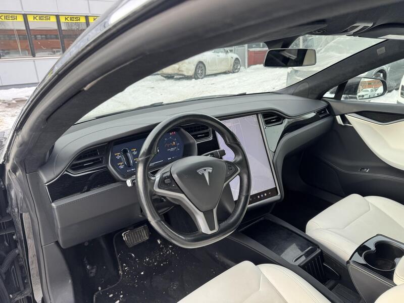 Tesla Model S vaihtoauto