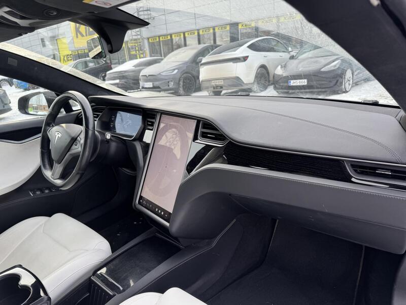 Tesla Model S vaihtoauto