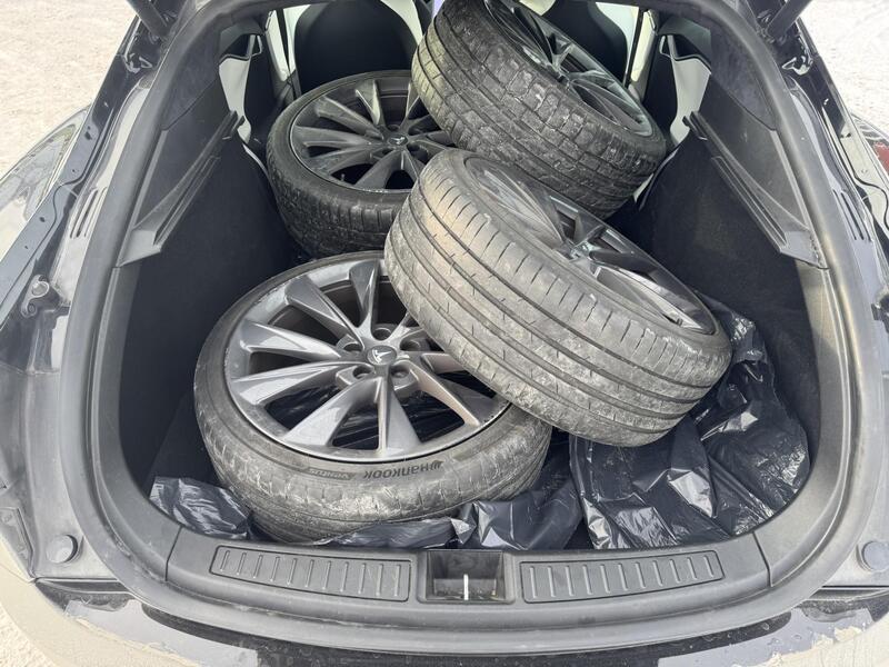 Tesla Model S vaihtoauto