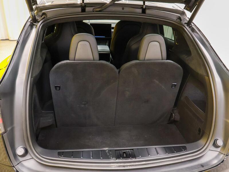 Tesla Model X vaihtoauto