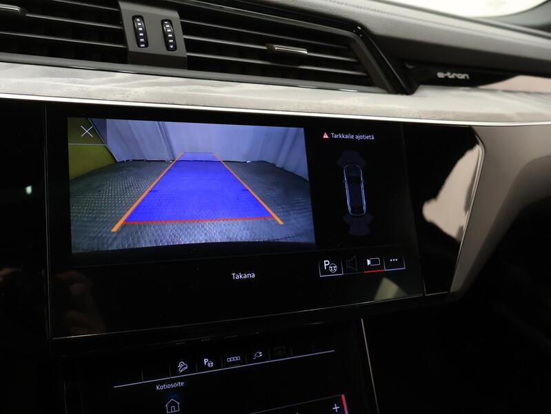 Audi Q8 e-tron vaihtoauto