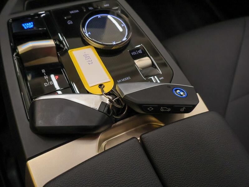 BMW iX vaihtoauto