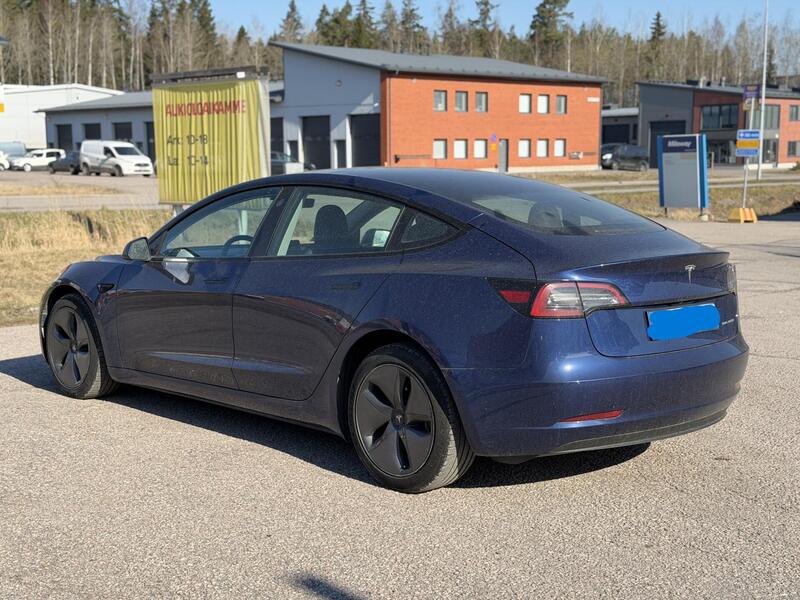 Tesla Model 3 vaihtoauto