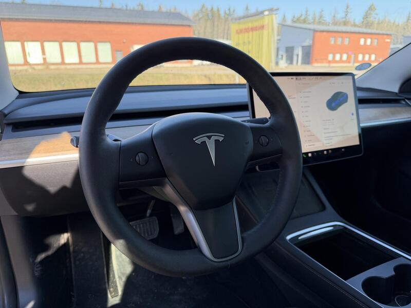 Tesla Model 3 vaihtoauto