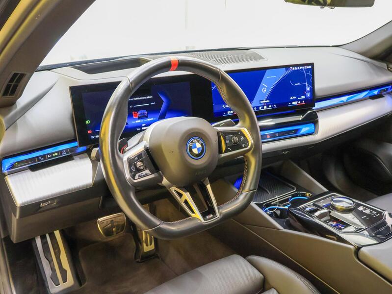 BMW i5 M60 vaihtoauto