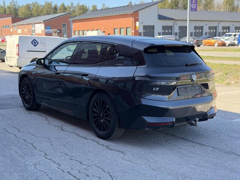 BMW iX vaihtoauto