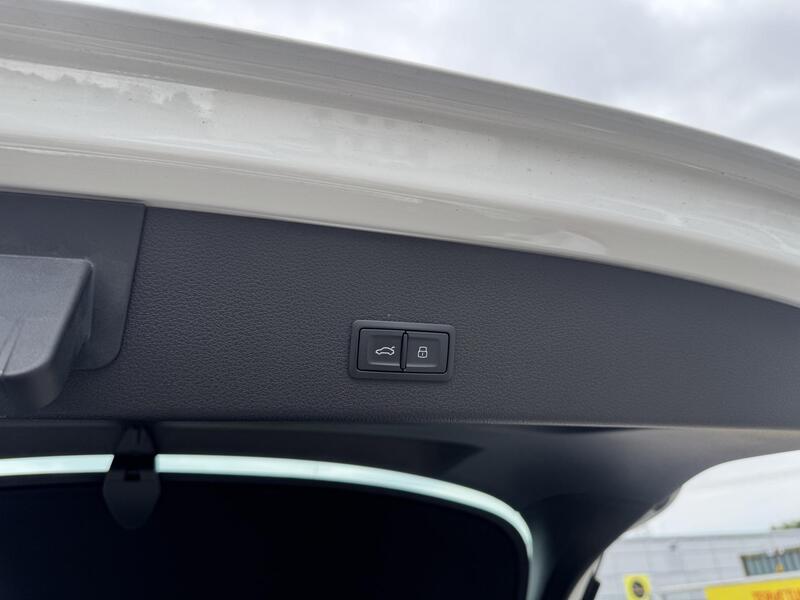 Audi Q8 e-tron vaihtoauto