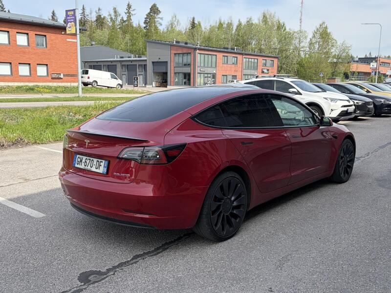 Tesla Model 3 vaihtoauto