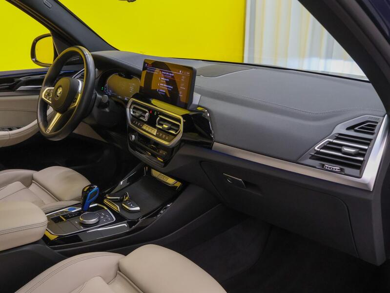 BMW iX3 vaihtoauto