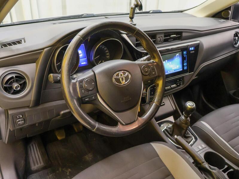 Toyota Auris vaihtoauto